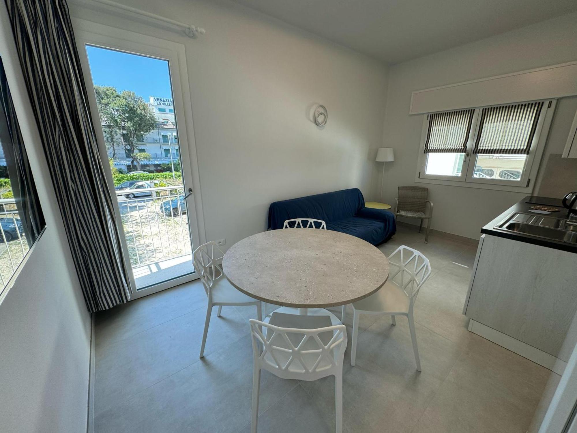 App4Rent Villa Zanetti - Appartamenti Con Spiaggia Privata Frontemare Lido di Jesolo Exterior foto